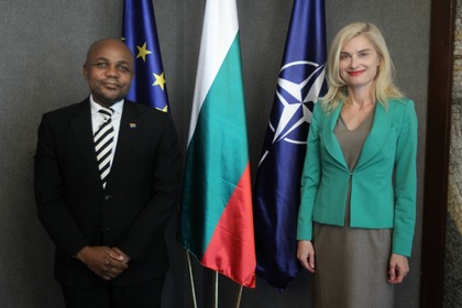 Заместник- министър Зарица Динкова прие посланика на Република Южна Африка  Табо Тахе